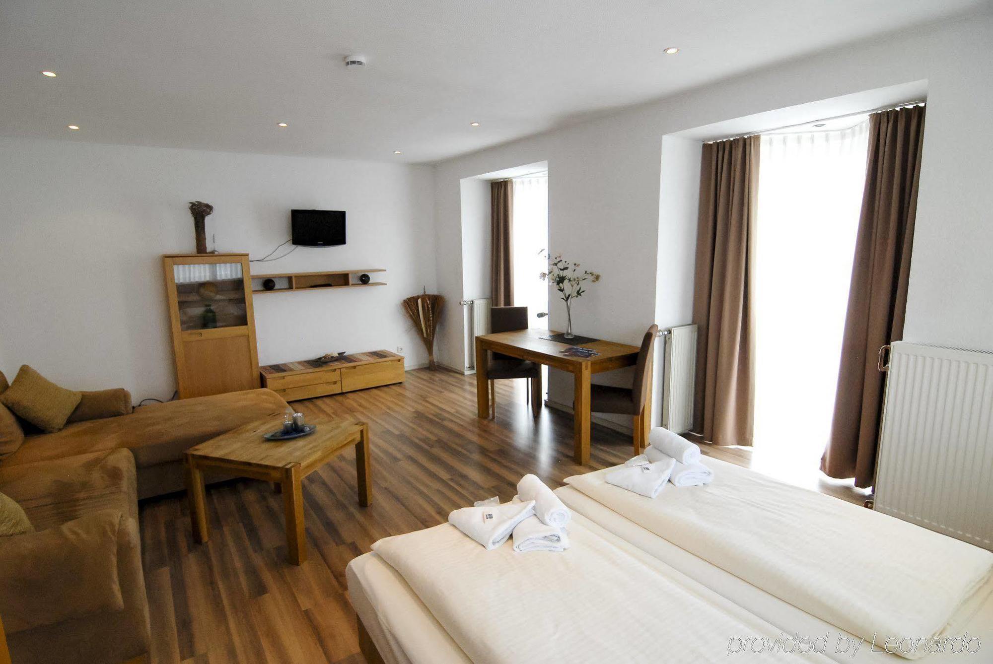 Petul Apart Hotel Ernestine เอสเซน ภายนอก รูปภาพ